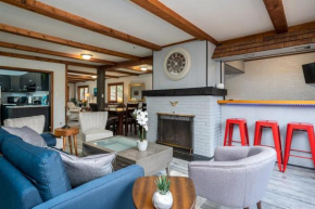 Great Getaway - Nearby Golf, Quiet, Downtown